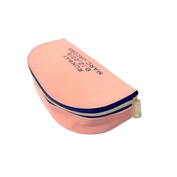 MARC JACOBS Cosmetic Bag - Picture 2 of 4